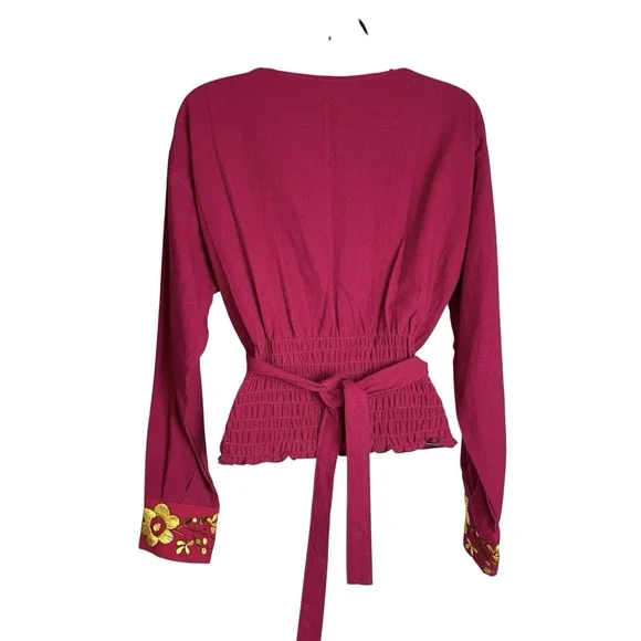 Womens‎ Floral Embroidered Crop Top Size L/XL Pink Smocked Tie Waist V Neck Boho - Picture 2 of 6